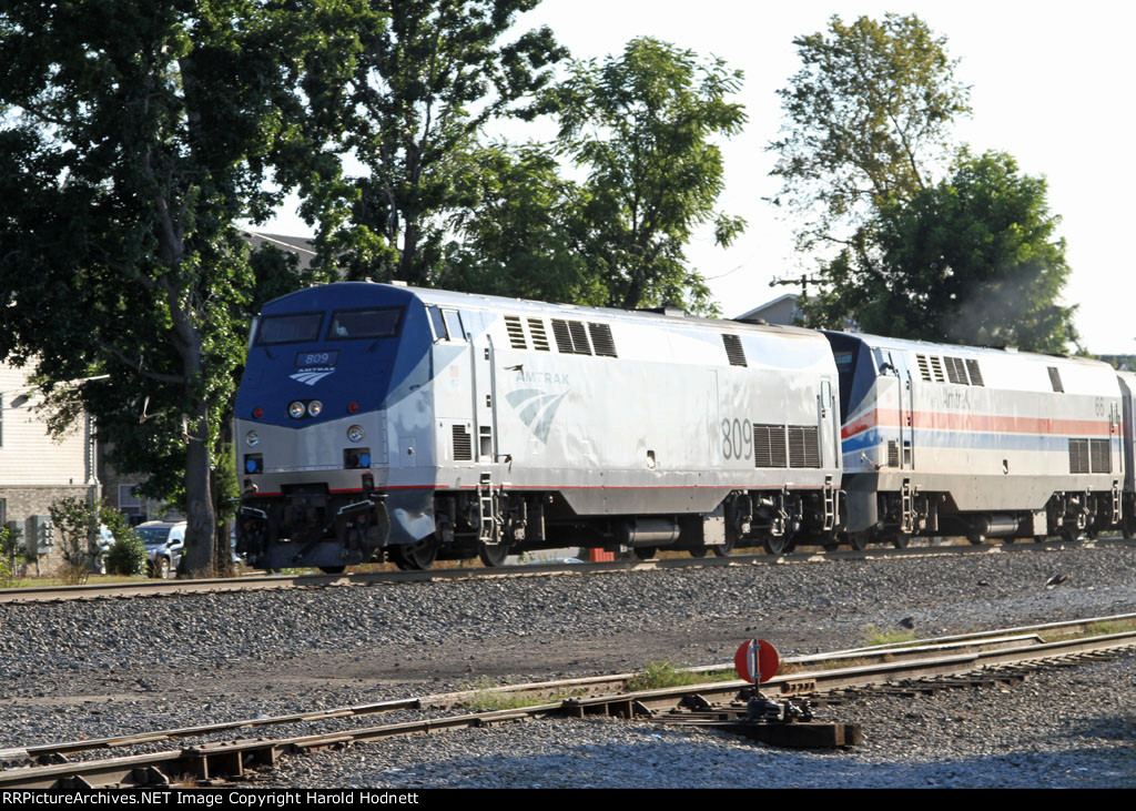 AMTK 809 & 66 lead train 73 southbound